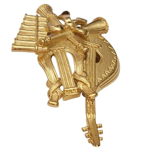 Trifari TM Gold Tone Music Instrumental Brooch, Signed E746 - Picture 2 of 7